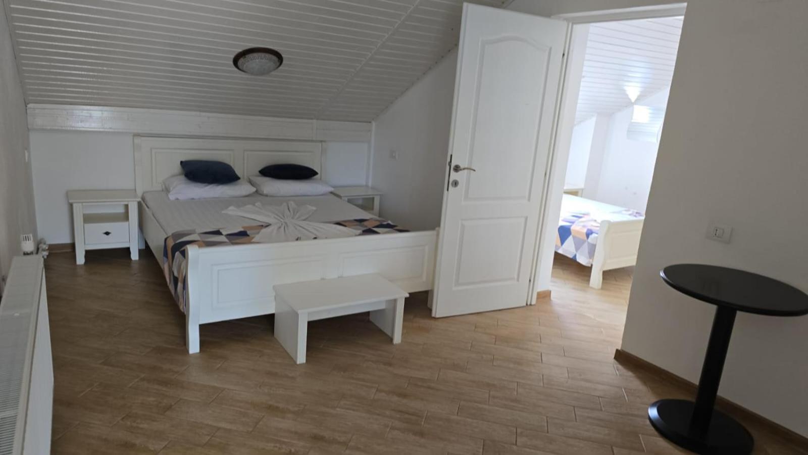 Hotel Casa Marina à Ieşelniţa Extérieur photo