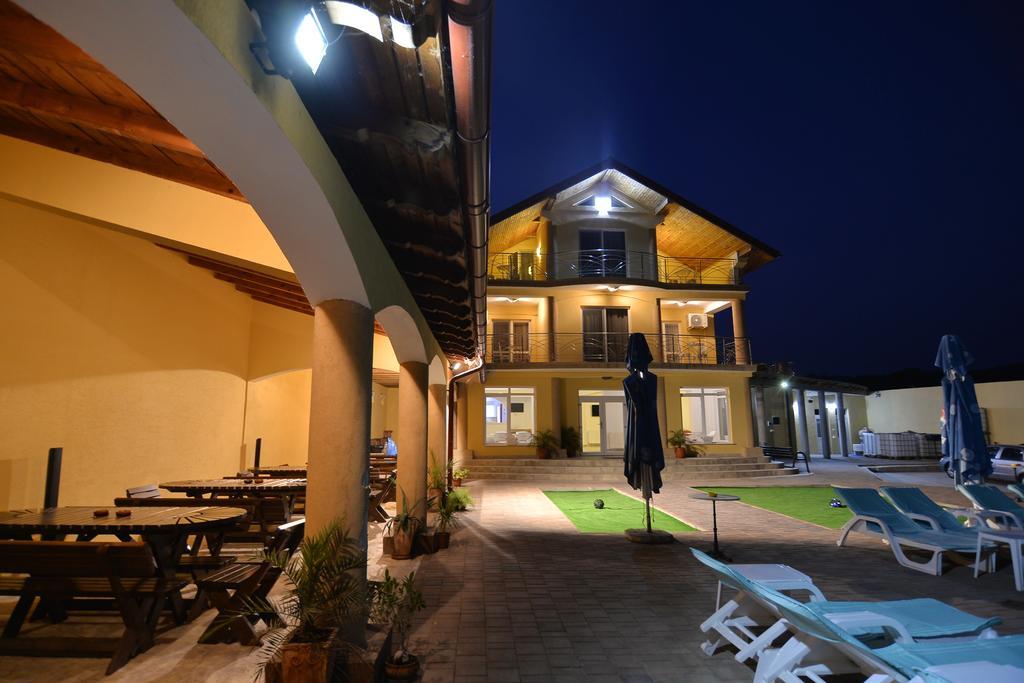 Hotel Casa Marina à Ieşelniţa Extérieur photo