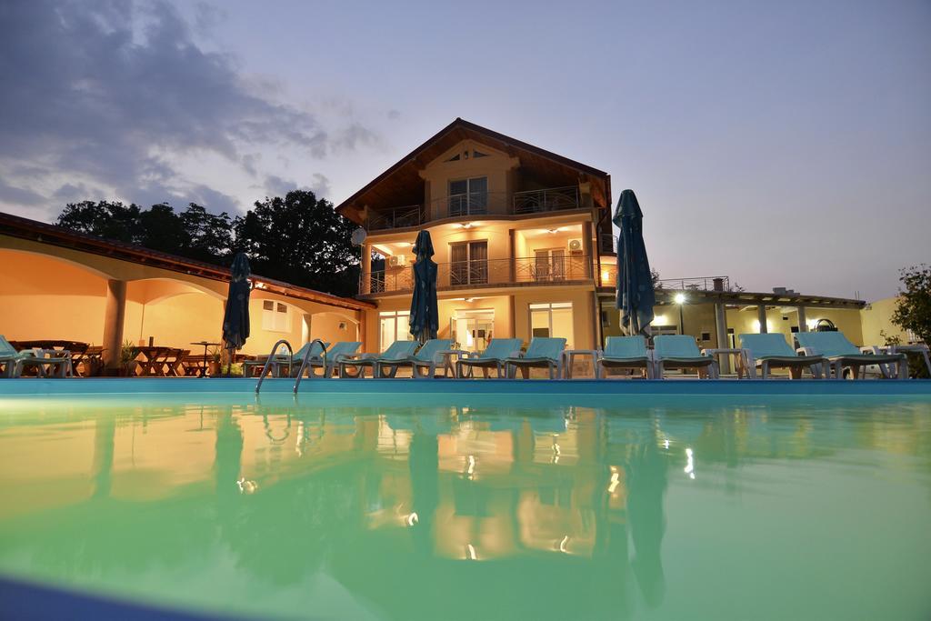 Hotel Casa Marina à Ieşelniţa Extérieur photo