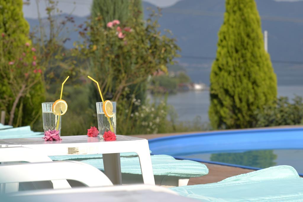 Hotel Casa Marina à Ieşelniţa Extérieur photo