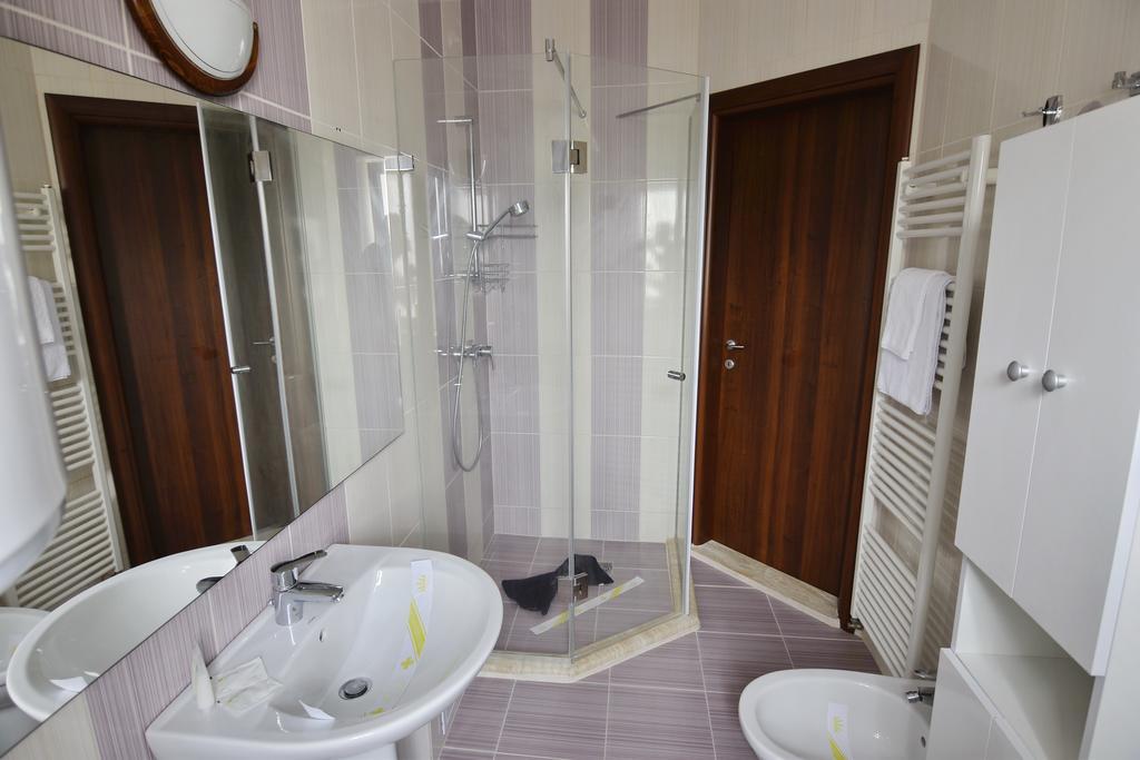 Hotel Casa Marina à Ieşelniţa Extérieur photo
