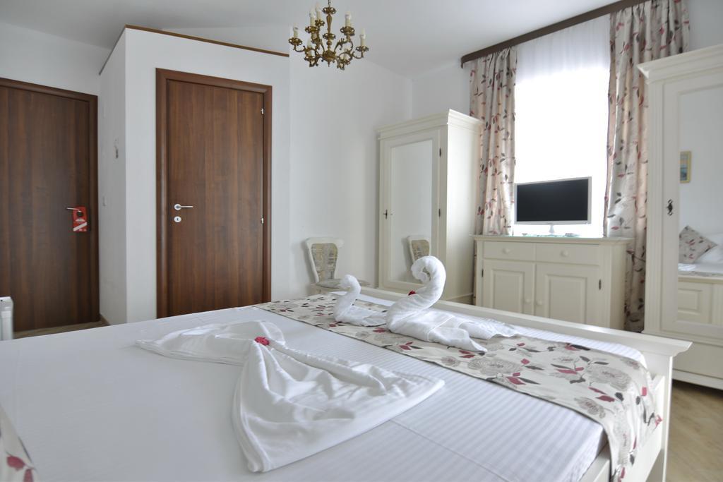 Hotel Casa Marina à Ieşelniţa Extérieur photo