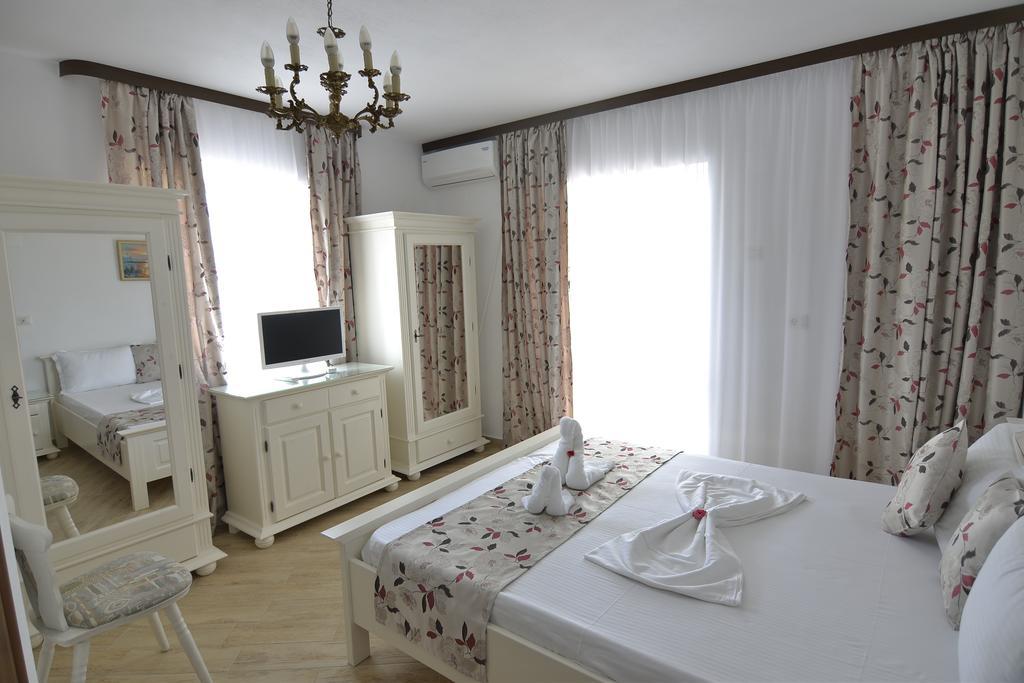 Hotel Casa Marina à Ieşelniţa Extérieur photo