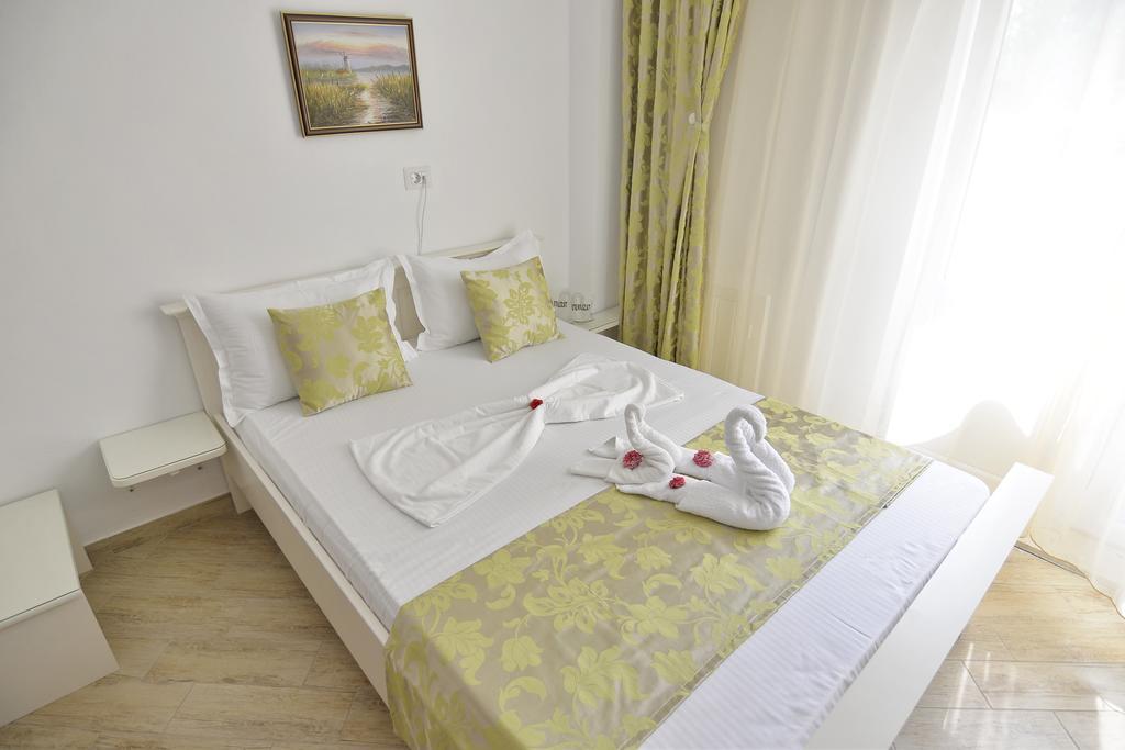 Hotel Casa Marina à Ieşelniţa Extérieur photo