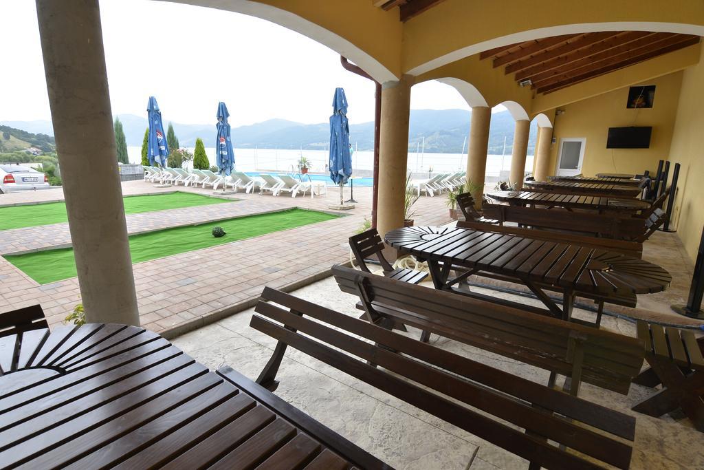 Hotel Casa Marina à Ieşelniţa Extérieur photo