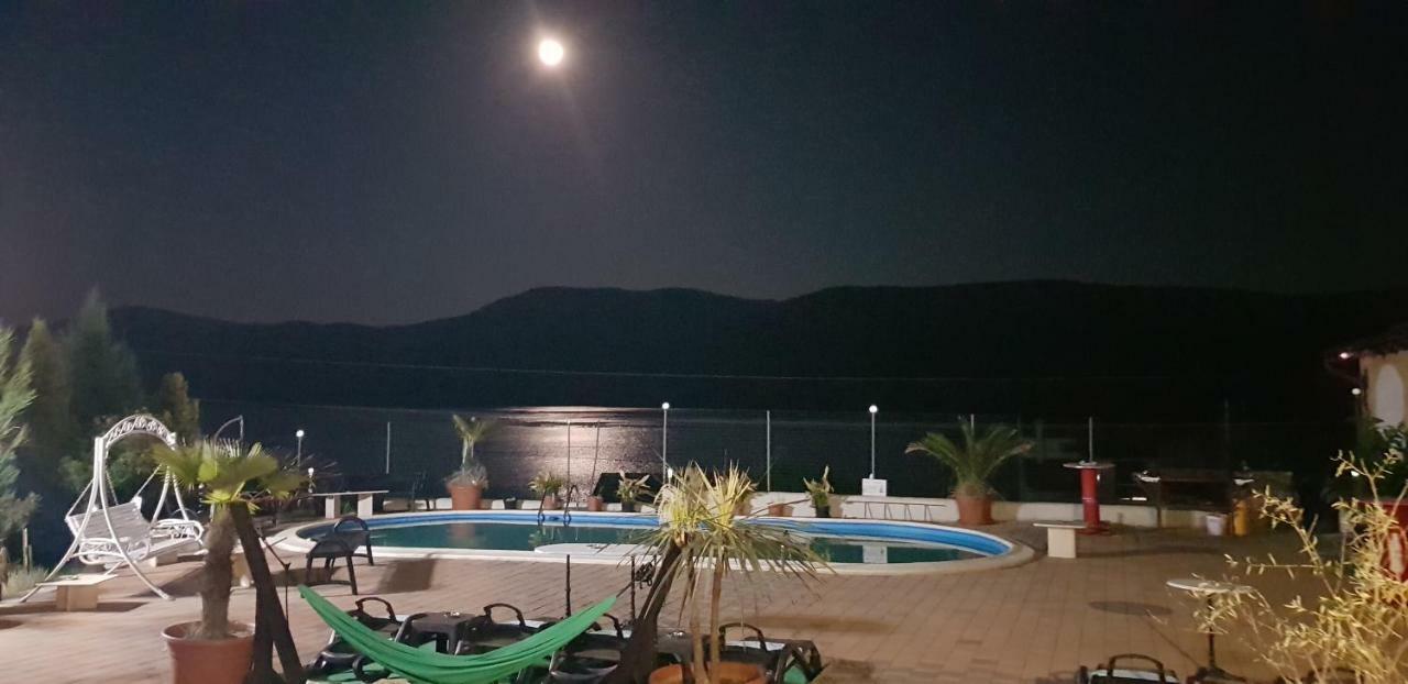 Hotel Casa Marina à Ieşelniţa Extérieur photo